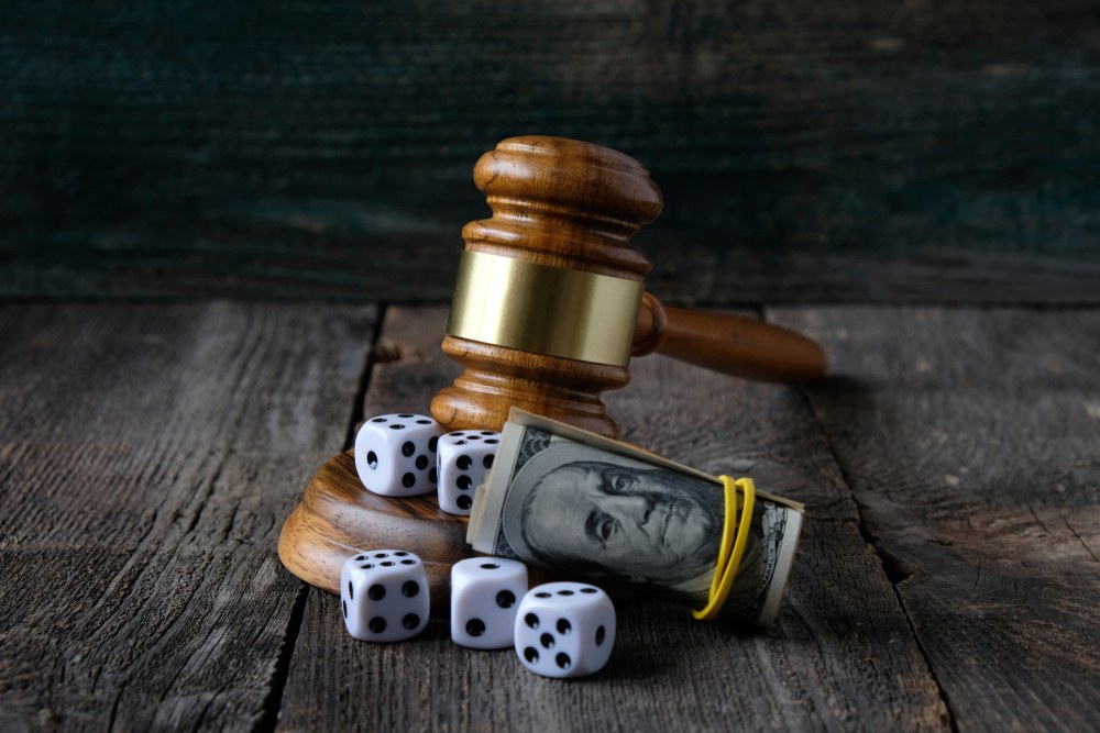 Are online gambling sites legal or illegal? 